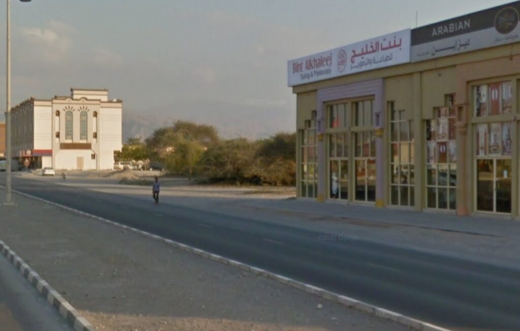 صورة توضح منطقة العريبي بمبانيها السكنية وشوارعها المنظمة.