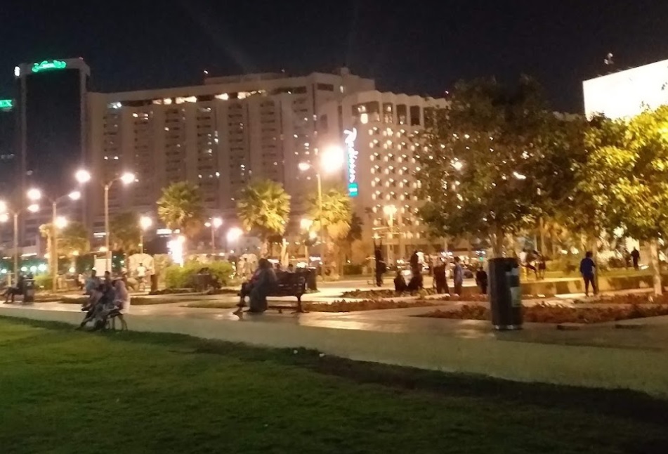 صورة من منطقة الغبيبة تُظهر الشوارع المنظمة والمباني السكنية مع لمسات من المساحات الخضراء.