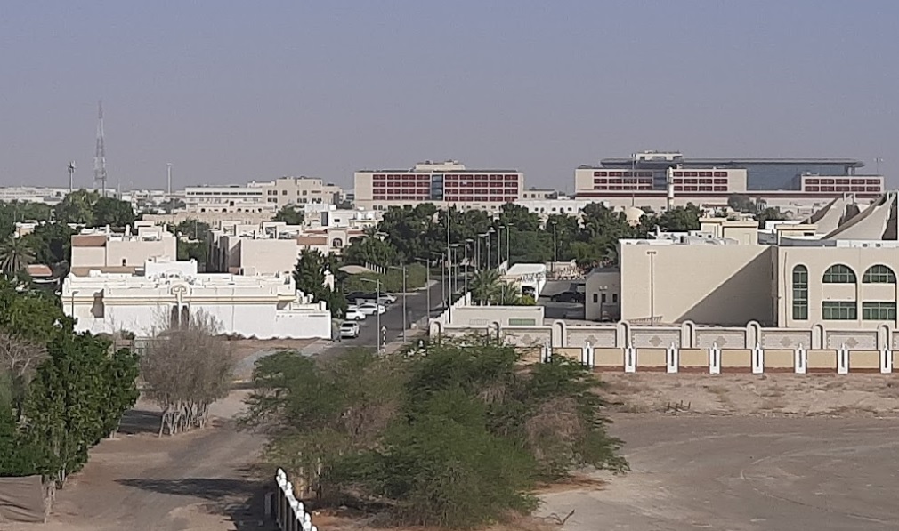 صورة توضح منطقة المويجعي بطابعها السكني الحديث ومرافقها الخدمية المتكاملة.