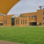 صورة توضح منطقة الغرفة بطابعها السكني العصري وخدماتها المتنوعة.
